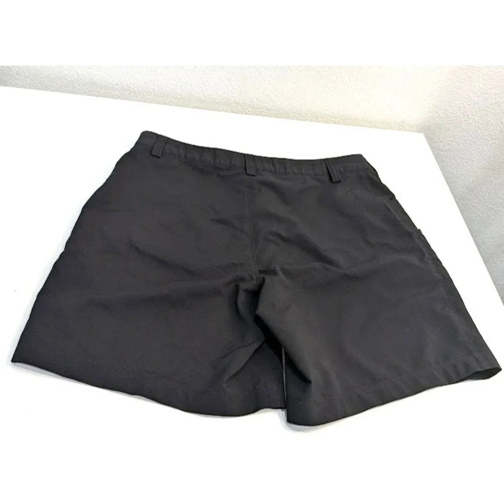 Under‎ Armour Women's Mid-Rise Loose Fit Shorts Size 6 Black Golf Flat Front